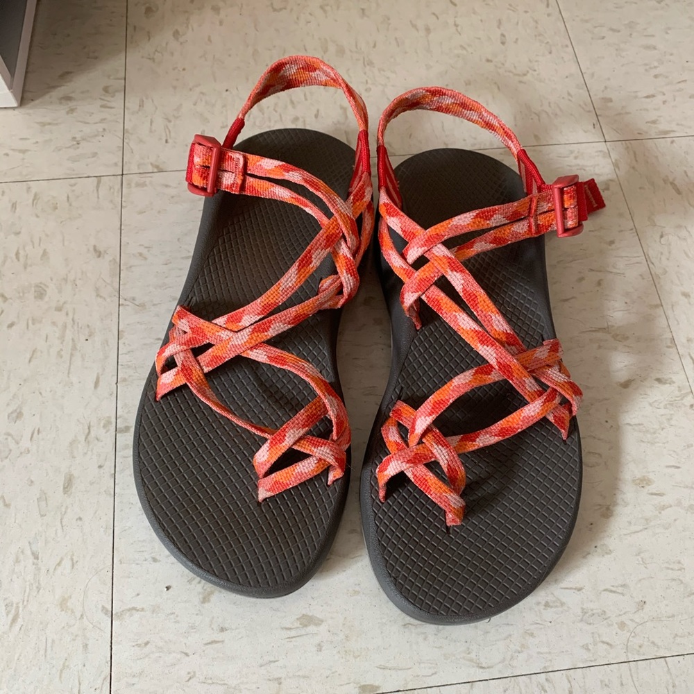 Chacos size 9